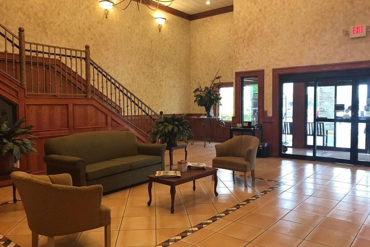 Shary Inn And Suites Mission Εξωτερικό φωτογραφία