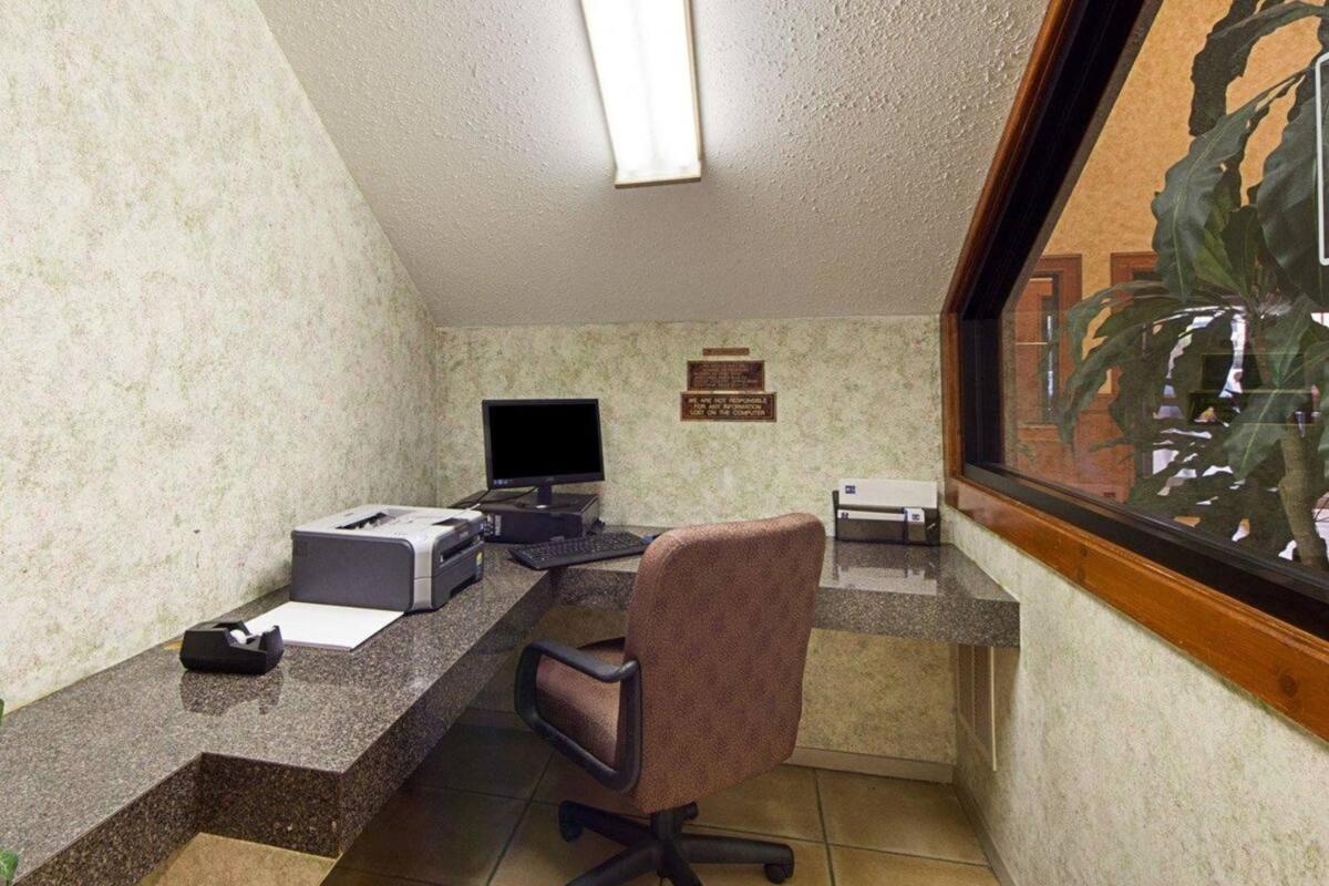 Shary Inn And Suites Mission Εξωτερικό φωτογραφία