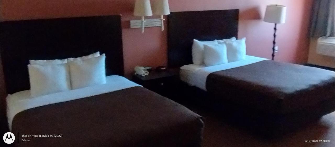 Shary Inn And Suites Mission Εξωτερικό φωτογραφία