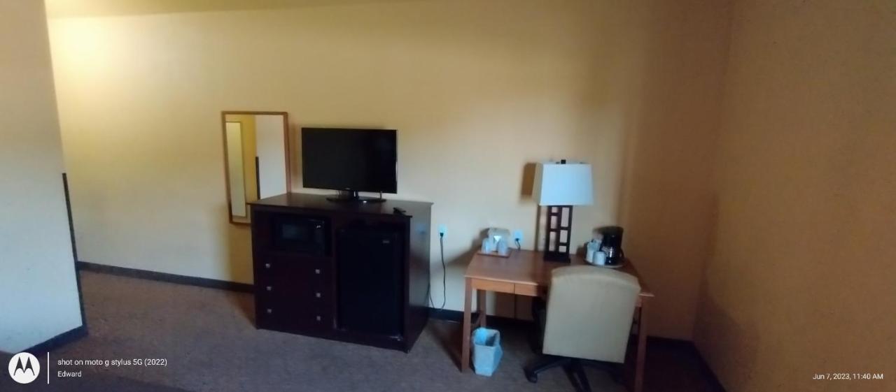 Shary Inn And Suites Mission Εξωτερικό φωτογραφία